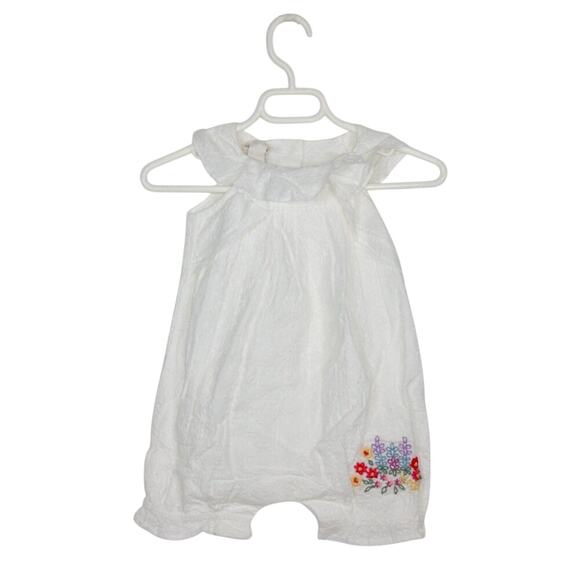 BNWT Monsoon White Romper with Embroidered Flowers Size 6-9 Months - Picture 2 of 10